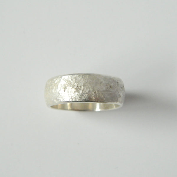 Fine silver or gold domed bands