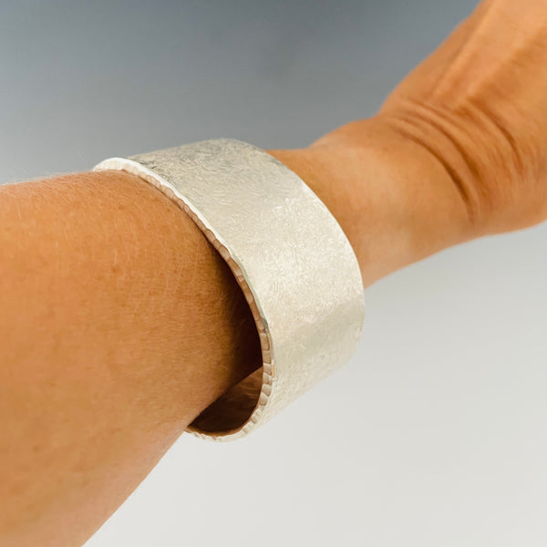 Heavy unisex cuff