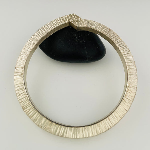 Heavy narrow overlap bangles