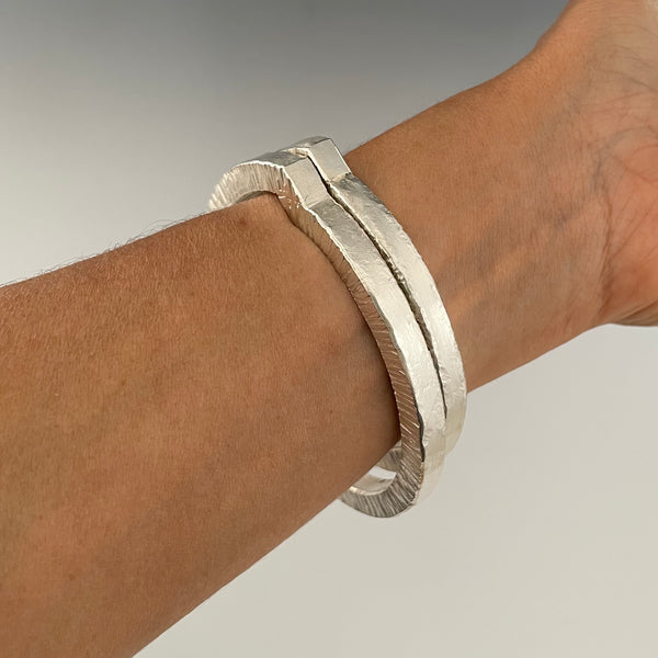 Heavy narrow overlap bangles