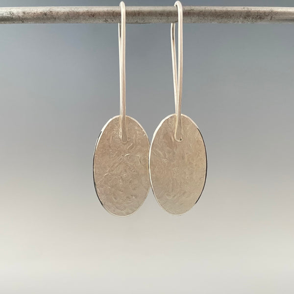 Vertical textured ovals