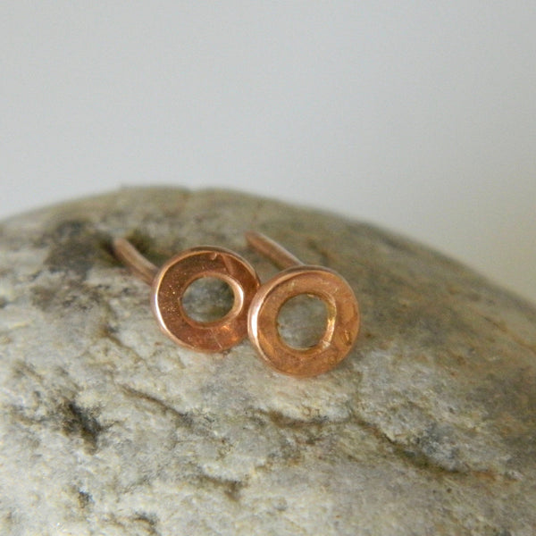 Wee circle studs in silver; yellow or rose gold